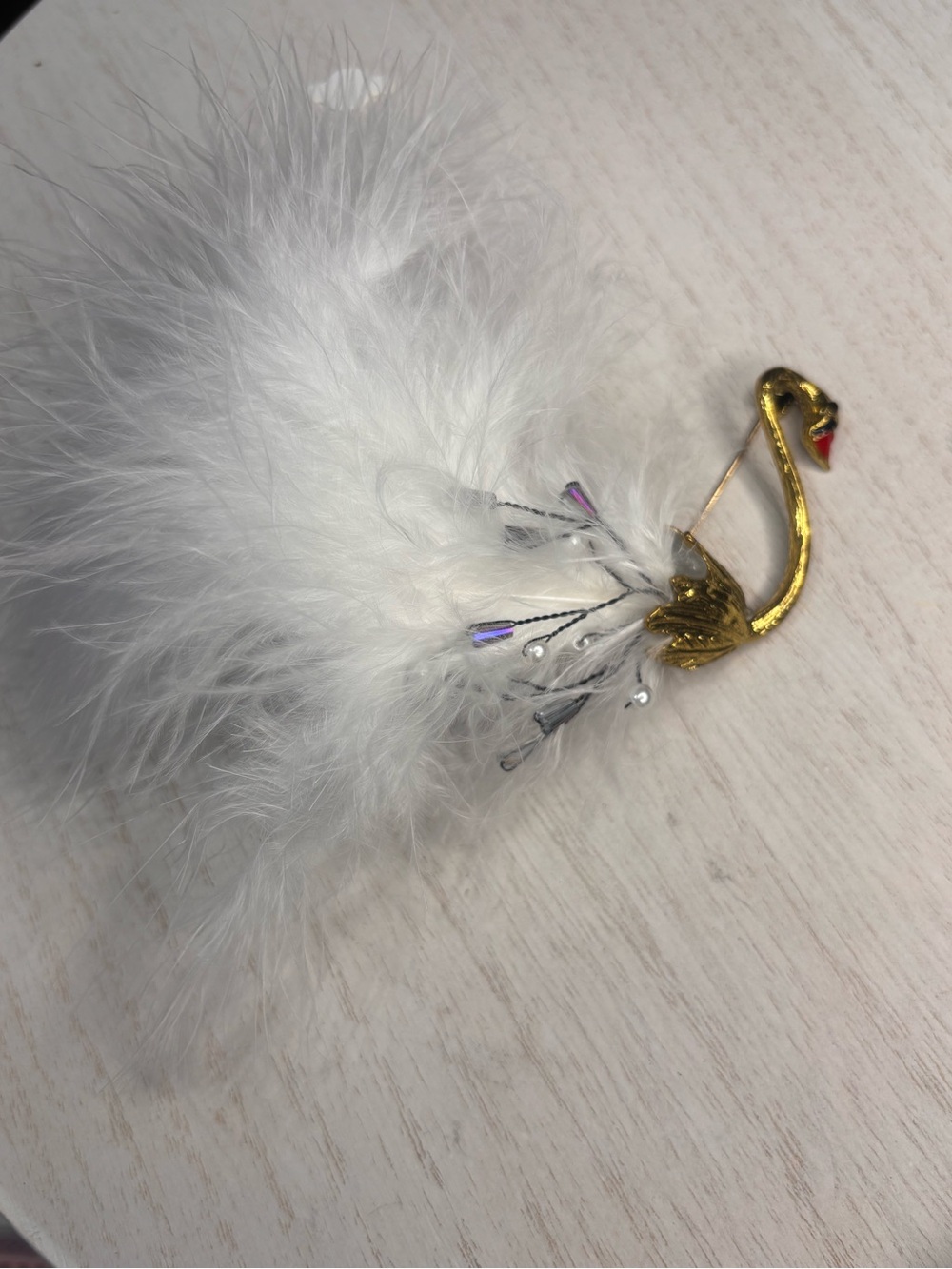 Vintage style White Feather Swan Brooch Gold Tone Statement Pin Glam Bird Brooch